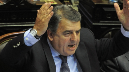 Negri pide quitarle los 