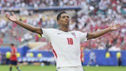 Cabaret en Inglaterra en la previa del duelo ante la Selección Argentina