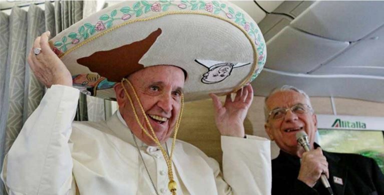 Papa Francisco con sombrero de charro.