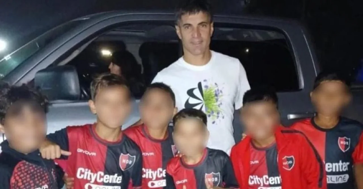 Ignacio Malcorra junto a los juveniles de la Lepra Ignacio Malcorra junto a los juveniles de la Lepra