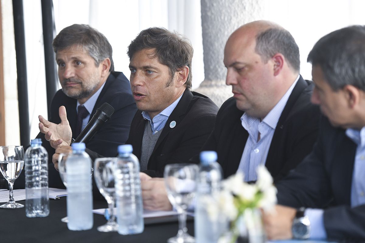 En el centro, Axel Kicillof y Pablo Ceriani. En el centro, Axel Kicillof y Pablo Ceriani.
