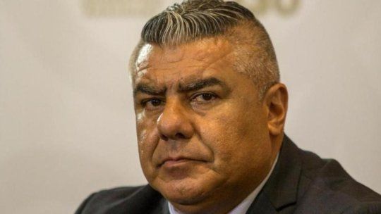 Chiqui Tapia y su idea de la vuelta de los visitantes en jaque por los hechos de violencia entre Independiente y Universidad de Chile. Chiqui Tapia y su idea de la vuelta de los visitantes en jaque por los hechos de violencia entre Independiente y Universidad de Chile.