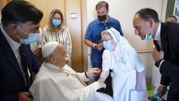 altText(El Papa Francisco recibe el alta tras operación de colon)}