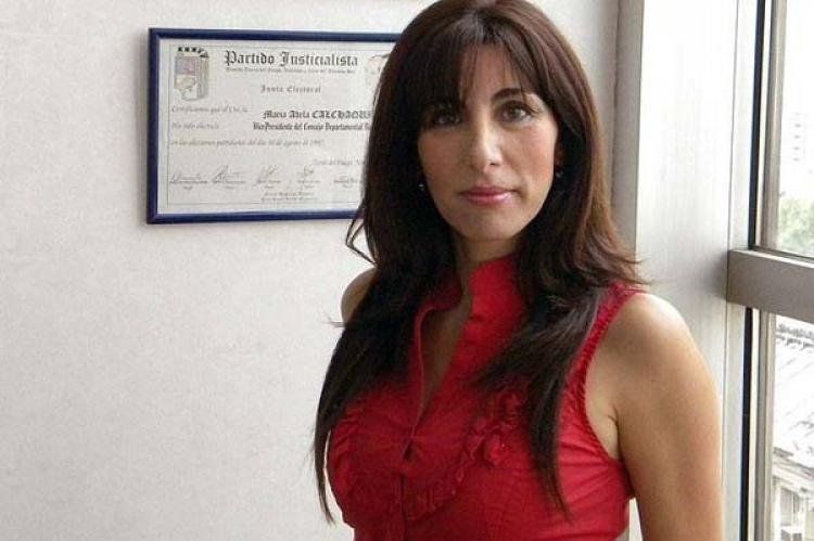 Calchaquí, fotografiada con un diploma del Partido Justicialista (Foto: Archivo Perfil)