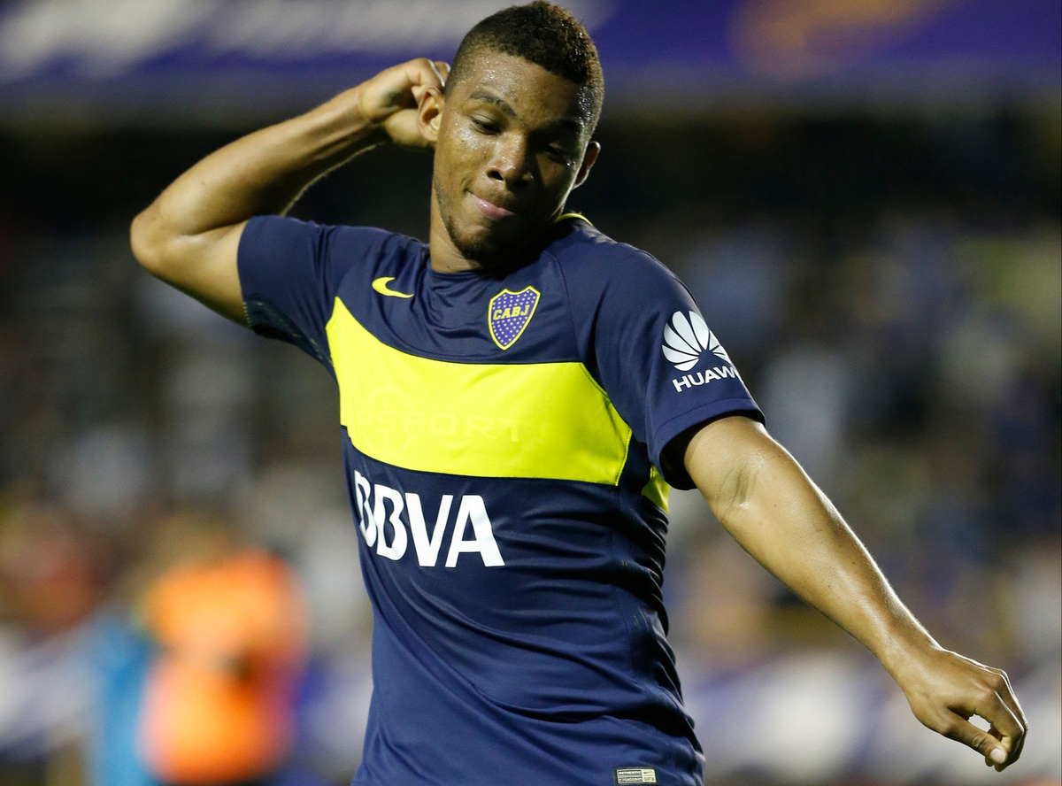 Frank Fabra se va de Boca luego de 10 años en el club y sin poder jugar en La Bombonera sin recibir insultos y silbidos. Esa es la imagen que deja, no la de él bailando por sus goles... Frank Fabra se va de Boca luego de 10 años en el club y sin poder jugar en La Bombonera sin recibir insultos y silbidos. Esa es la imagen que deja, no la de él bailando por sus goles...