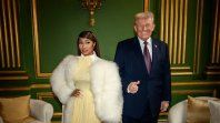 Nicki Minaj junto a Donald Trump, minutos antes del rally en Washington, donde la artista reafirmó públicamente su apoyo. Nicki Minaj junto a Donald Trump, minutos antes del rally en Washington, donde la artista reafirmó públicamente su apoyo.