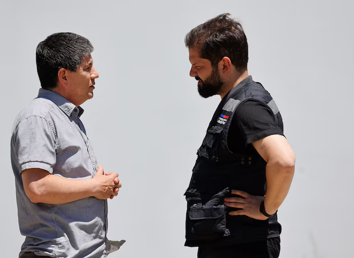 Manuel Monsalve junto a Gabriel Boric. Manuel Monsalve junto a Gabriel Boric.