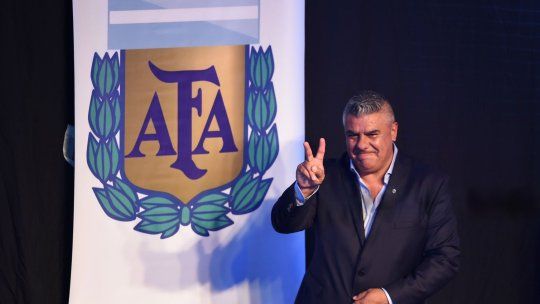 Claudio Tapia le dio un título oficial a Rosario Central. Claudio Tapia le dio un título oficial a Rosario Central.