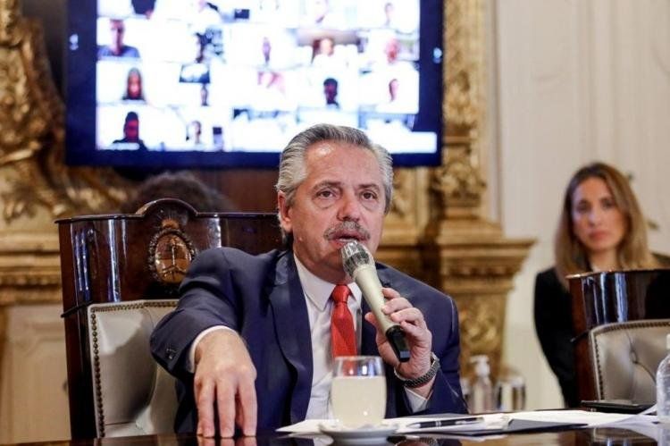 Alberto Fernández se reunirá con diputados mediante teleconferencia.