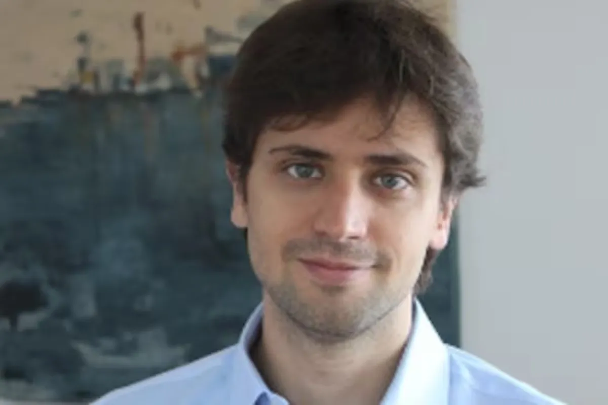 Rodrigo Lugones, primero mentor y luego asesor de Santiago Caputo, según Hugo Alconada Mon Rodrigo Lugones, primero mentor y luego asesor de Santiago Caputo, según Hugo Alconada Mon