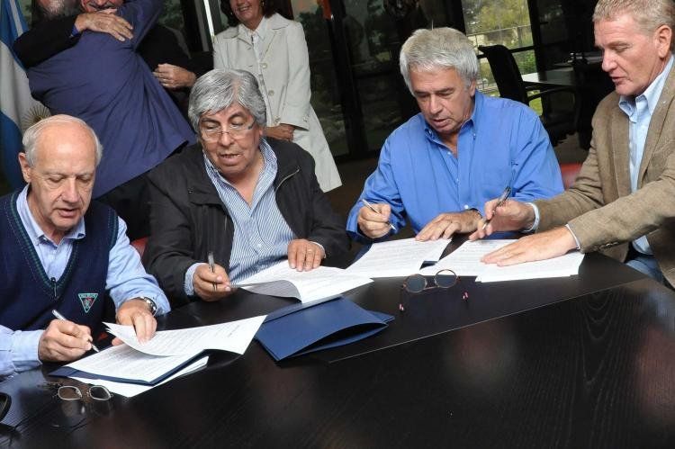 La foto que causó malestar en el PRO: Lavagna, Moyano, De la Sota y De Narváez.
