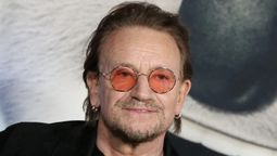 Bono, el legendario líder de la banda U2, cumple hoy 64 años. Con su música y su activismo, Bono inspiró a millones de personas en la lucha por un mundo mejor. Bono, el legendario líder de la banda U2, cumple hoy 64 años. Con su música y su activismo, Bono inspiró a millones de personas en la lucha por un mundo mejor.