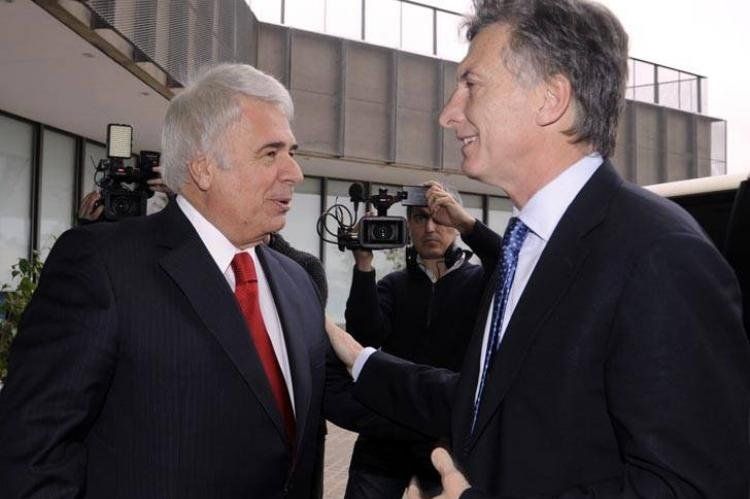 José Manuel De la Sota imitó el decreto de Mauricio Macri