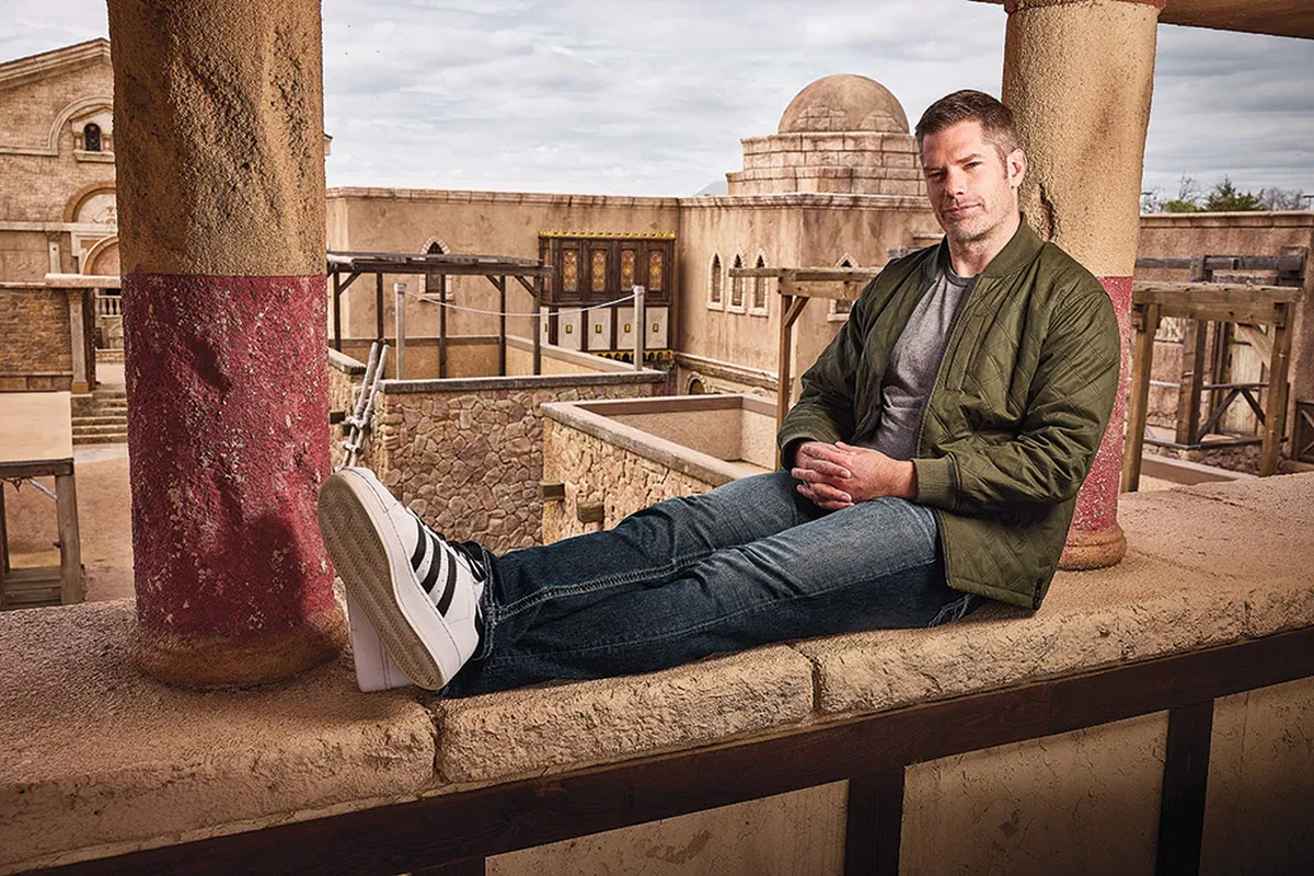 Dallas Jenkins, creador de "The Chosen" y la mente ambiciosa detrás de este proyecto, se separa de Marvel Studios al no pretender saturar a su público de contenido. Dallas Jenkins, creador de "The Chosen" y la mente ambiciosa detrás de este proyecto, se separa de Marvel Studios al no pretender saturar a su público de contenido.