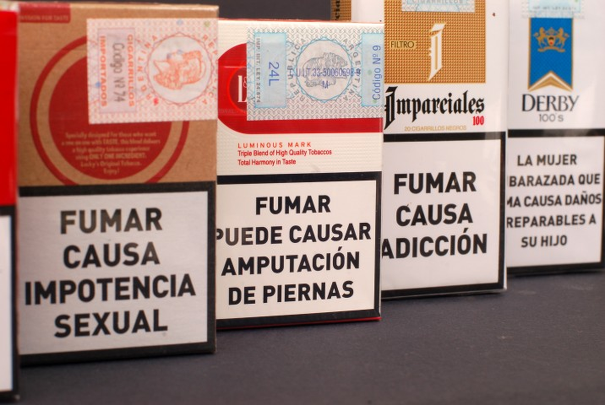Está demostrado que las advertencias en los paquetes de cigarrillos no sólo motivan a dejar de fumar, sino que también convence a aquellos que quieren empezar de no hacerlo. Está demostrado que las advertencias en los paquetes de cigarrillos no sólo motivan a dejar de fumar, sino que también convence a aquellos que quieren empezar de no hacerlo.