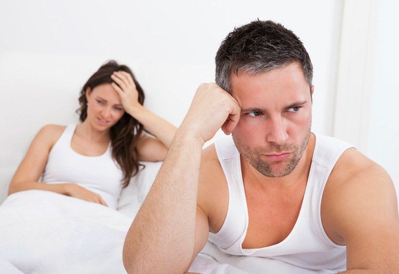 Una investigación publicada en la revista Journal of Clinical Endocrinology and Metabolism indicó que el deseo sexual femenino no es solamente hormonal sino que también se vincula con la estabilidad emocional de la mujer con su pareja.