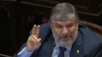 Senado: 'Riesgo de fuga' por las internas y se reunifican los bloques peronistas