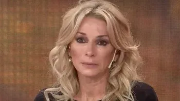 Yanina Latorre contra Cinthia Fernández. Yanina Latorre contra Cinthia Fernández.