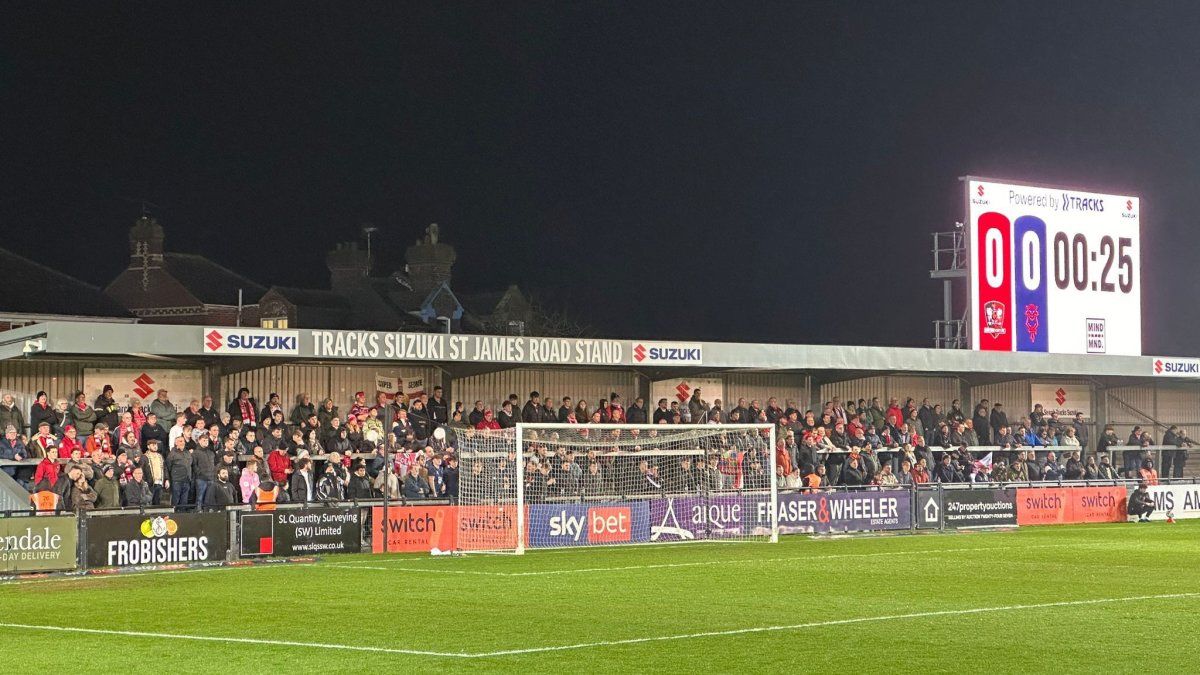 St James’ Park, el estadio del Exeter City en Devon, donde terminó el hincha del Barcelona tras confundirse de destino. St James’ Park, el estadio del Exeter City en Devon, donde terminó el hincha del Barcelona tras confundirse de destino.