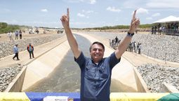 altText(Contrarreloj Jair Bolsonaro es Papá Noel... pero no alcanza)}