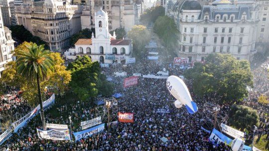 Imagen de la masiva marcha universitaria del pasado 23/04.