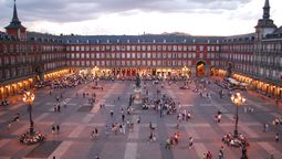 Airbnb y Plaza Mayor, un sitio emblemático de Madrid, ¿podrá alquilarse algo por la zona?