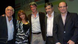 altText(Desde las 21:00, #Juntos en Twitter)}