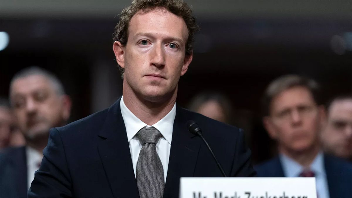 Mark Zuckerberg fue acusado de facturar dos de cada tres euros invertidos en paid social para sus redes sociales y de presunta adicción de los menores. Mark Zuckerberg fue acusado de facturar dos de cada tres euros invertidos en paid social para sus redes sociales y de presunta adicción de los menores.