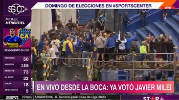 Javier Milei en La Bombonera. Javier Milei en La Bombonera.