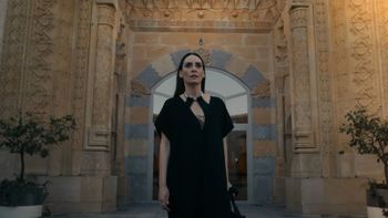 Una miniserie de Netflix que promete y mucho. Una miniserie de Netflix que promete y mucho.