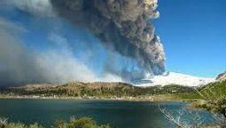 altText(Copahue: Se levantó la alerta roja por el volcán)}