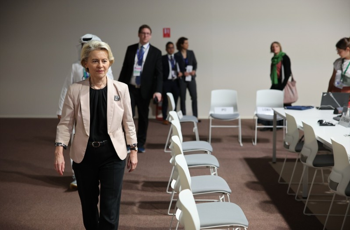 En este marco, Von der Leyen no iría a Río y Valdis Dombrovskis, el encargado de la Comisión Europea para la negociación, canceló su presencia en la cumbre. En este marco, Von der Leyen no iría a Río y Valdis Dombrovskis, el encargado de la Comisión Europea para la negociación, canceló su presencia en la cumbre.