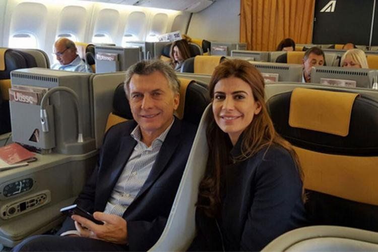 Macri, Awada y Antonia viajaron rumbo a París en un avión de Air France (Imagen de archivo).