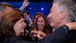 Jorge Asía y el País de Sombrero: Patricia Bullrich y Mauricio Macri.
