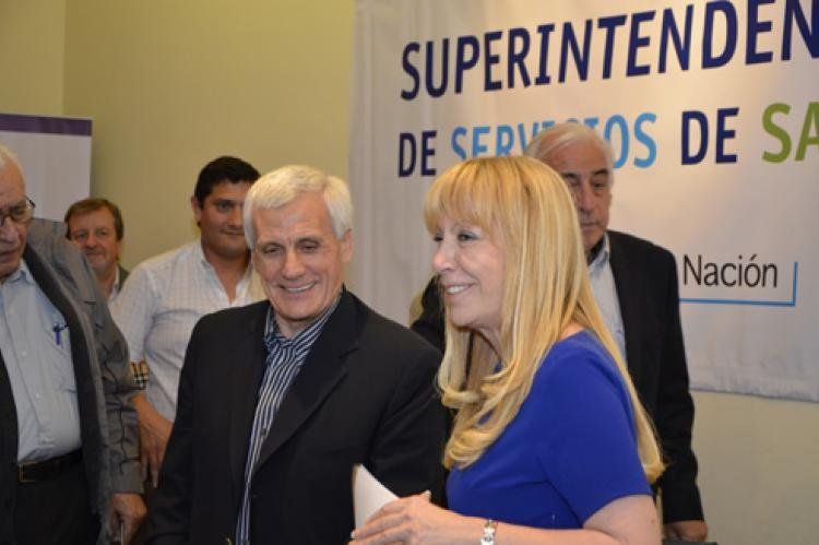 La Superintendente Liliana Korenfeld y Antonio Caló, titular de la CGT Balcarce. Fuente: SSSALUD