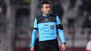 Polémico arbitraje de Lobo Medina en San Lorenzo vs Barracas Central