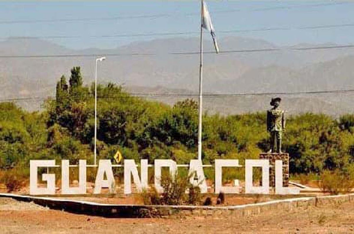 Acceso a Guandacol, La Rioja. Acceso a Guandacol, La Rioja.