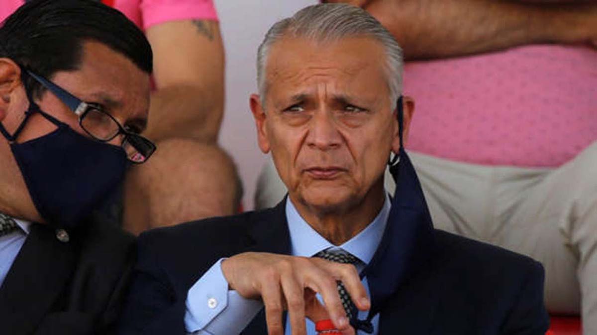 Javier Castrilli, ex árbitro de fútbol, le ganó un juicio a la Asociación Nacional de Fútbol Profesional de Chile y cobrará casi 150 millones de dólares.