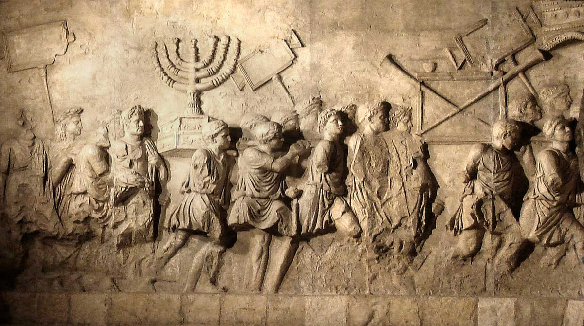 Según el relato bíblico, los israelitas fueron liberados por el faraón egipcio y conducidos por Moisés a la Tierra Prometida. Este acontecimiento tan importante en el judaísmo es conmemorado durante la Pésaj, mejor conocida como Pascua judía. Según el relato bíblico, los israelitas fueron liberados por el faraón egipcio y conducidos por Moisés a la Tierra Prometida. Este acontecimiento tan importante en el judaísmo es conmemorado durante la Pésaj, mejor conocida como Pascua judía.