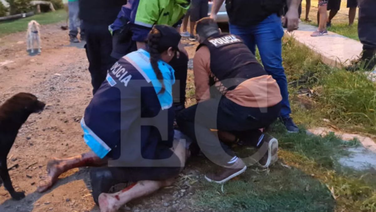 Momento de la detención del presunto autor. (Foto: gentileza Enlace Crítico)