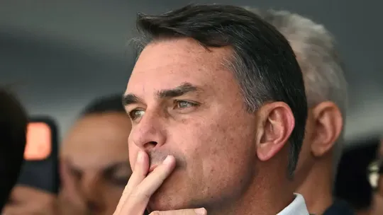 Flávio Bolsonaro.