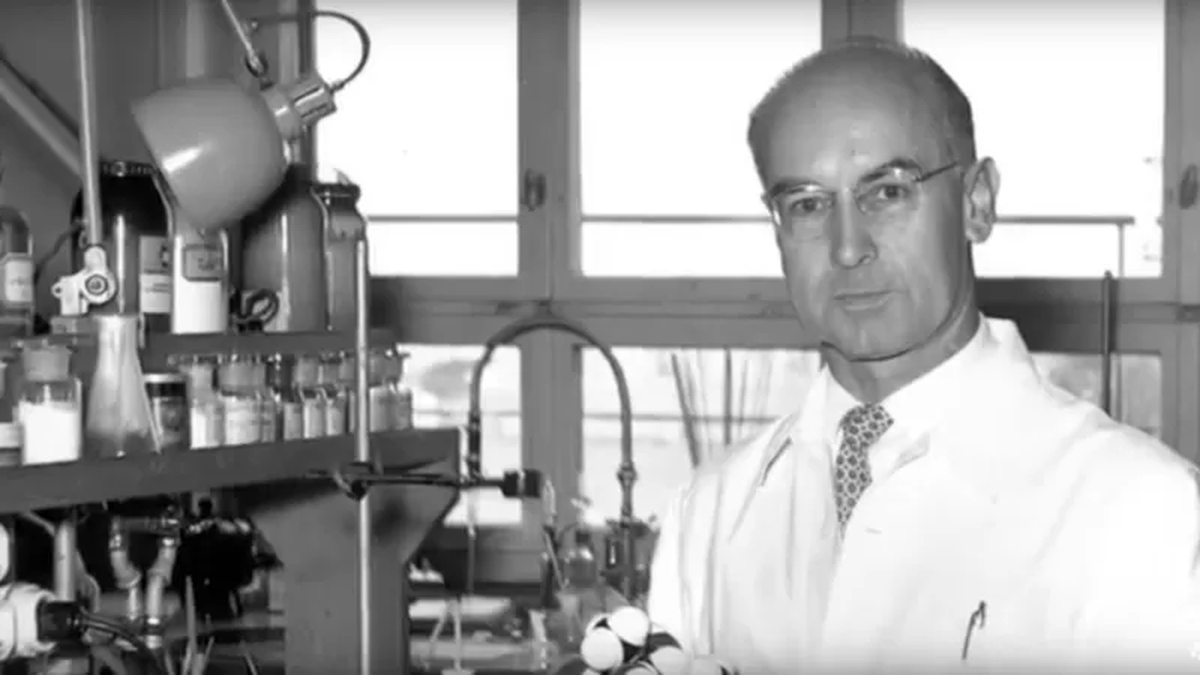 El qu&iacute;mico suizo Albert Hofmann fue el primero en sintetizar el LSD en 1938.