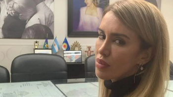 Horacio Verbitsky escribió Melody Jacqueline Rakauskas. Horacio Verbitsky escribió Melody Jacqueline Rakauskas.