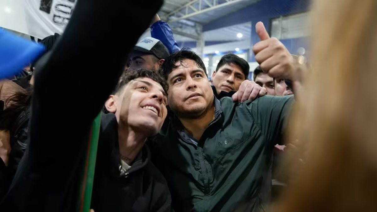 Claudio Vidal sucederá a Alicia Kirchner y pondrá fin a una sucesión de gobiernos afines al kirchnerismo, que se inició en 1991 con el triunfo del por entonces intendente de Río Gallegos, Néstor Kirchner.