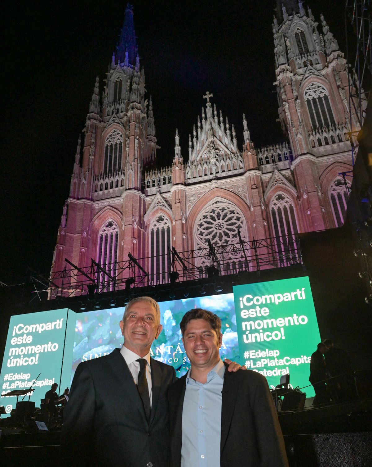 Axel Kicillof y Julio Alak frente a la Catedral de La Plata renovada. Axel Kicillof y Julio Alak frente a la Catedral de La Plata renovada.