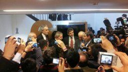 altText(En el acto oficial, Lula Da Silva se quedó encerrado en el ascensor)}