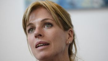 Lacalle Pou embocado en buscar info de su ex, Lorena Ponce de León. Lacalle Pou embocado en buscar info de su ex, Lorena Ponce de León.