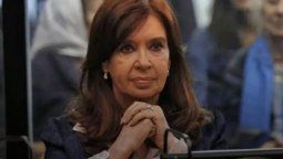Cuadernos: en plena campaña y a días de las PASO, Cristina pide ir al banquillo