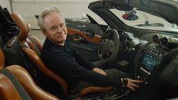 Mejor Constructor de Autos, Horacio Pagani, emprendedor argentino exitoso en Europa.