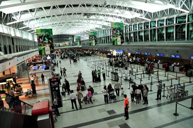 Cierre de fronteras y prohibición de ingreso de extranjeros, prorrogados.